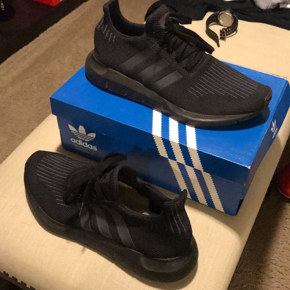 Adidas - Picture 2 of 2